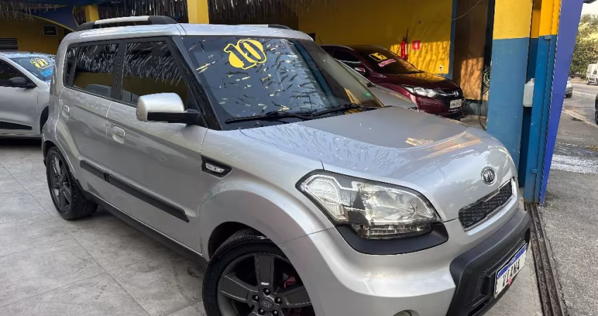 KIA SOUL EX 1.6 MANUAL – ESTILO ÚNICO, CONFORTO E EXCELENTE ESPAÇO INTERNO!