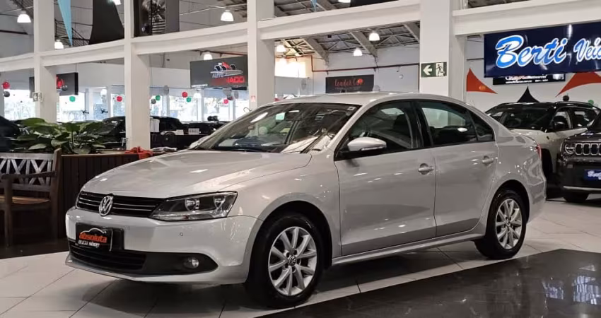VOLKSWAGEN JETTA 2.0 COMFORTLINE FLEX 4P TIPTRONIC