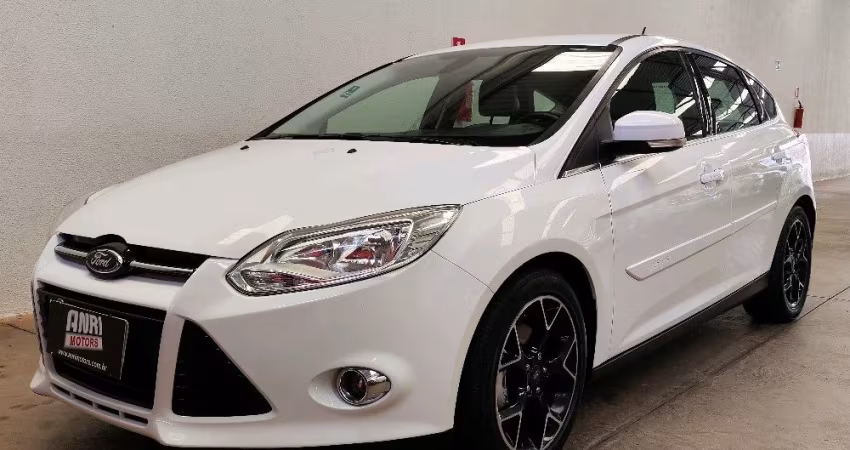 Focus Hatch Titanium 2.0 Flex Automático Completo 2014