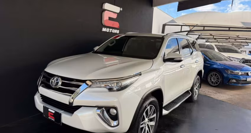 TOYOTA HILUX SW4 2.8 SRX DIAMOND 4X4 TURBO