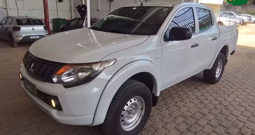 Mitsubishi L200 triton 2023 2.4 16v turbo diesel outdoor glx cd 4x4 manual