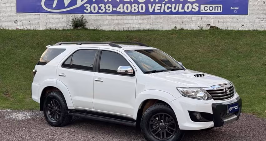 TOYOTA HILUXSW4 SRV4X4 2013