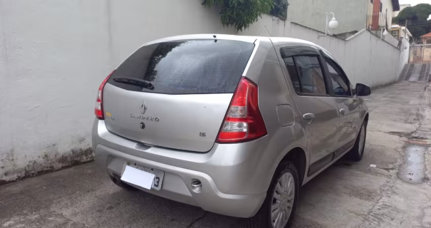 SANDERO MUITO NOVO