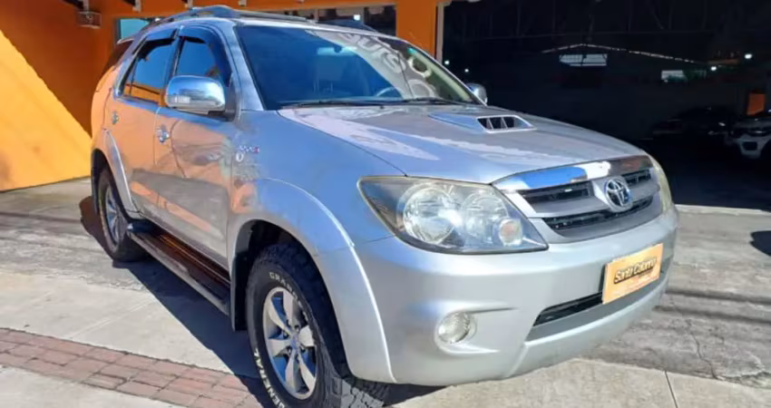 Toyota HILUX SW4 3.0 SRV 4X4 16V TURBO INTERCOOLER DIESEL 4P AUTOMÁTICO