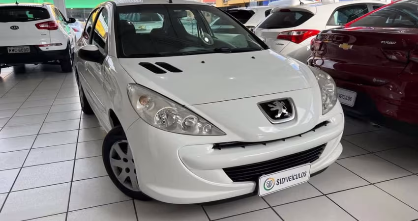 Peugeot 207 Active 1.4 Flex 8V 5p  - Branca - 2013/2014