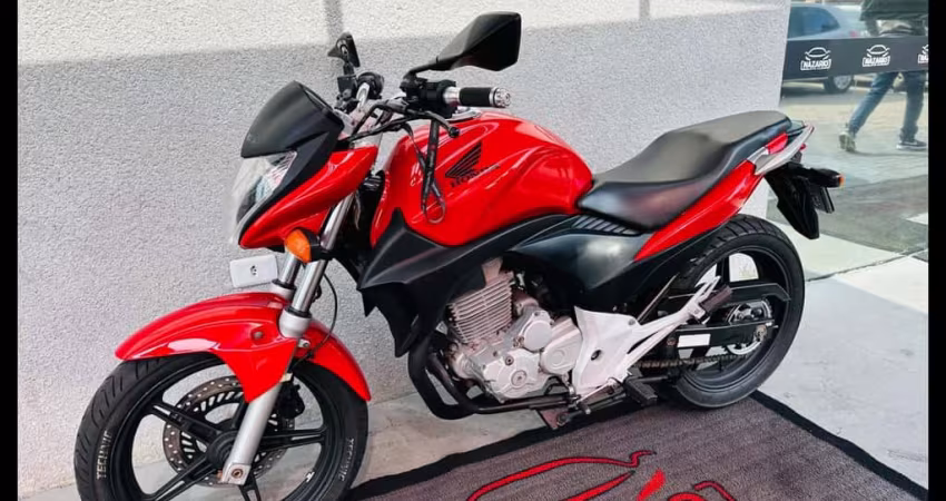 HONDA CB 300R 2010.