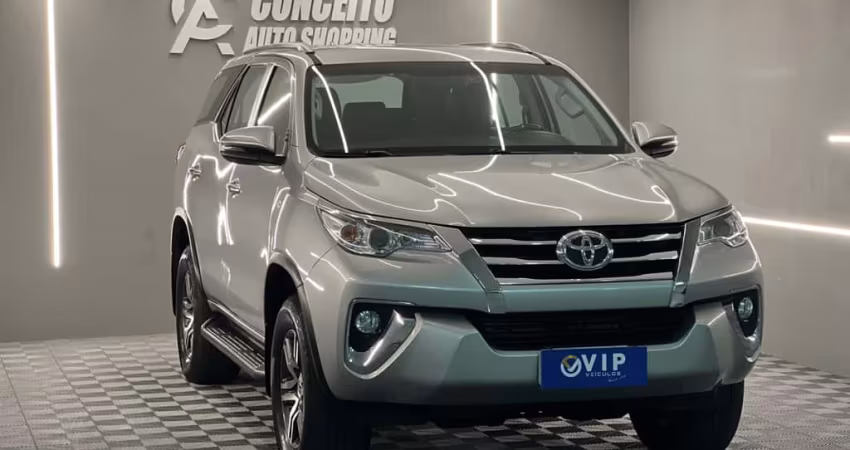 TOYOTA HILUX SW4 SRV 4x2 2.7 Flex 16V Aut.