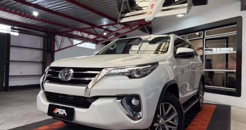 Hilux SW4 SRX 4x4 2.8 TDI 16V Dies. Aut.