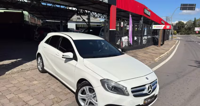 MERCEDES BENZ - A200 1.6 TURBO URBAN AUTOMATICO - 2014