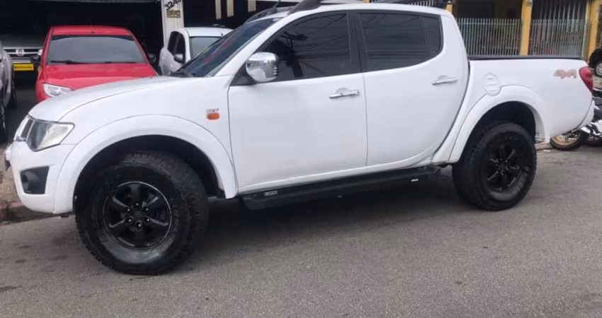 Mitsubishi L200 TRITON 3.5 HPE 4X4 CD V6 24V FLEX 4P AUTOMÁTICO