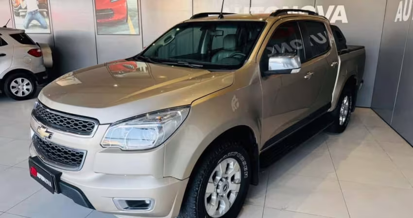 Chevrolet S-10 Pick-up LTZ 2.4 F.Power 4x2 CD  - Bege - 2012/2013