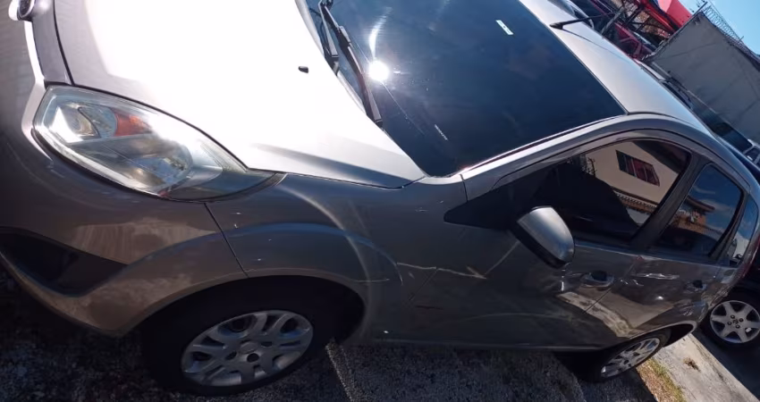 FORD FIESTA PRATA 1.6  CLASS HATCH 4PORTAS