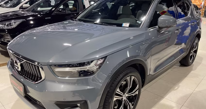 VOLVO XC-40 T5 