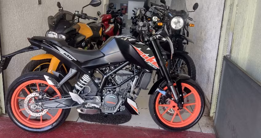  KTM DUKE 200 ABSIMPECAVEL COM APENAS 16.000KM A TODA PROVA