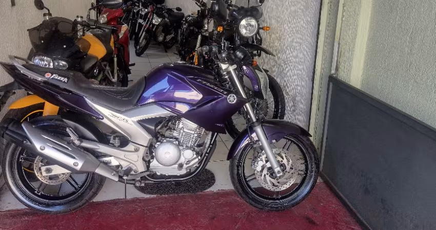 YAMAHA YS 250 FAZER EM OTIMO ESTADO COM APENAS 40.000KM