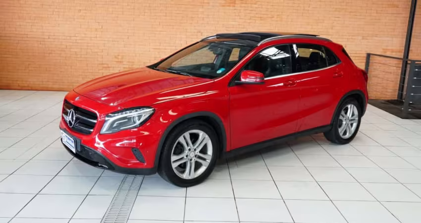 MERCEDES-BENZ GLA200 2015