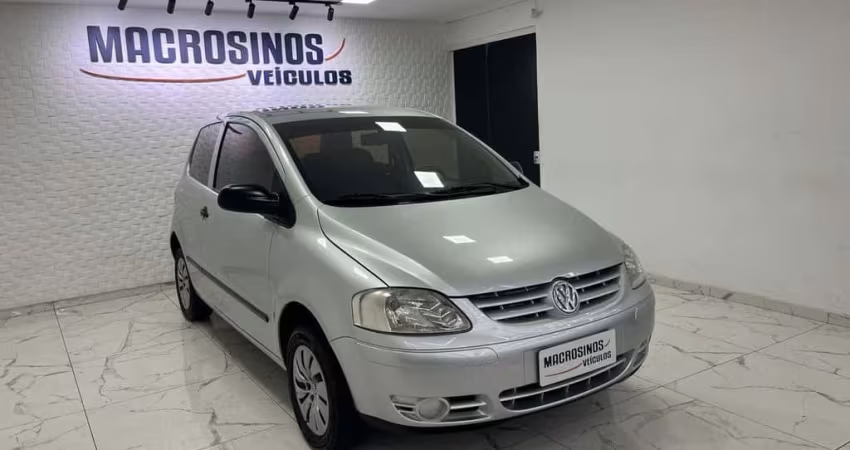 Volkswagen Fox Sportline/Sports 1.0/1.0 Tot.Flex 3p  - Prata - 2004/2004