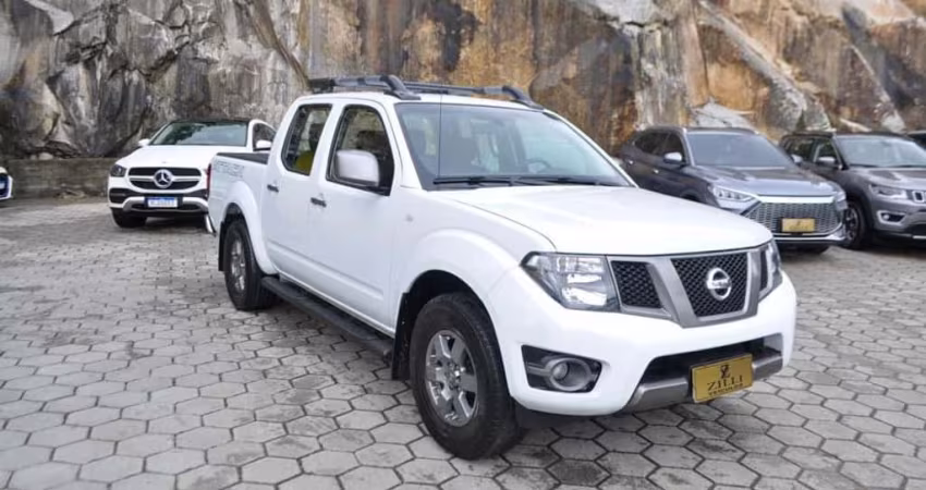 Nissan Frontier SV ATTACK 2.5 4X4 AT  - Branca - 2015/2015