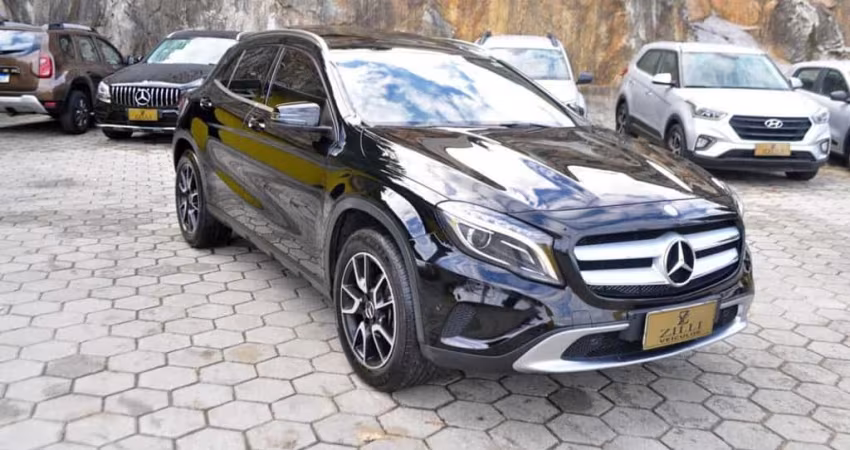 Mercedes-Benz Gla 200 VISION 1.6 TURBO AT  - Preta - 2015/2015