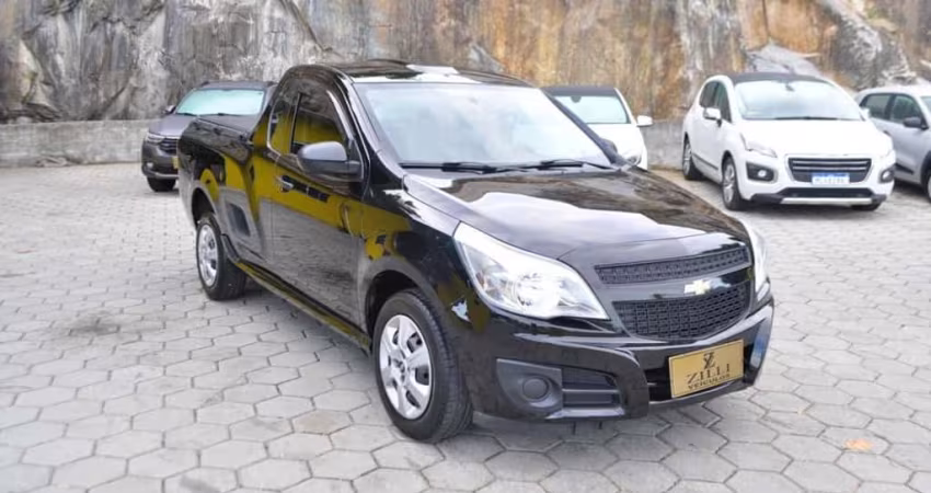 Chevrolet Montana LS 1.4 MT  - Preta - 2018/2019