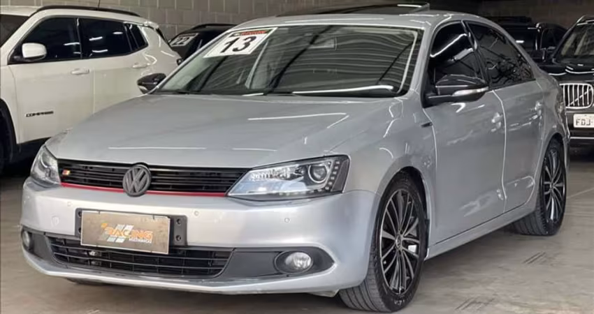 VOLKSWAGEN JETTA 2.0 TSI Highline 211cv - 2013/2013