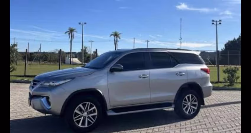 TOYOTA HILUX SW4 2.8 SRX 4X4 7 Lugares 16V Turbo Intercooler - 2019/2019