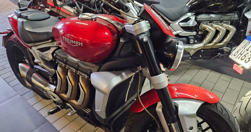 TRIUMPH ROCKET III à venda.