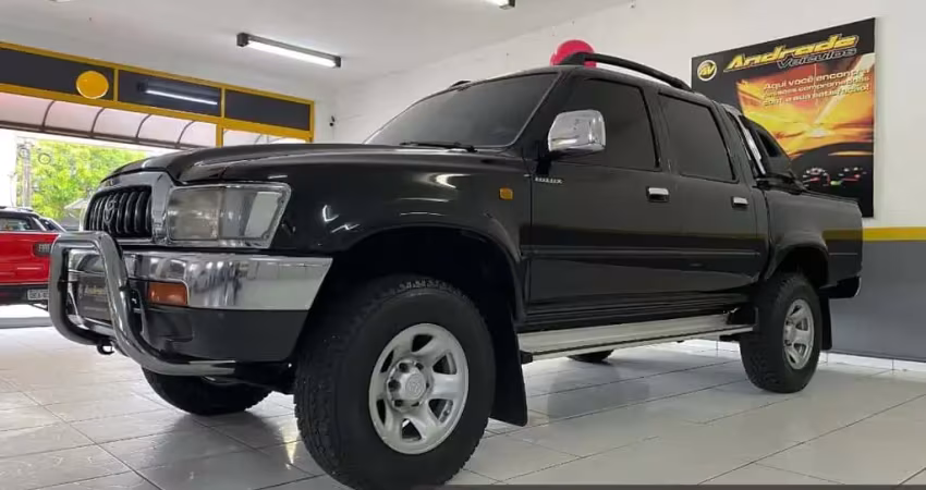 Toyota Hilux CD SRV 4x2 3.0 8V 90cv Diesel