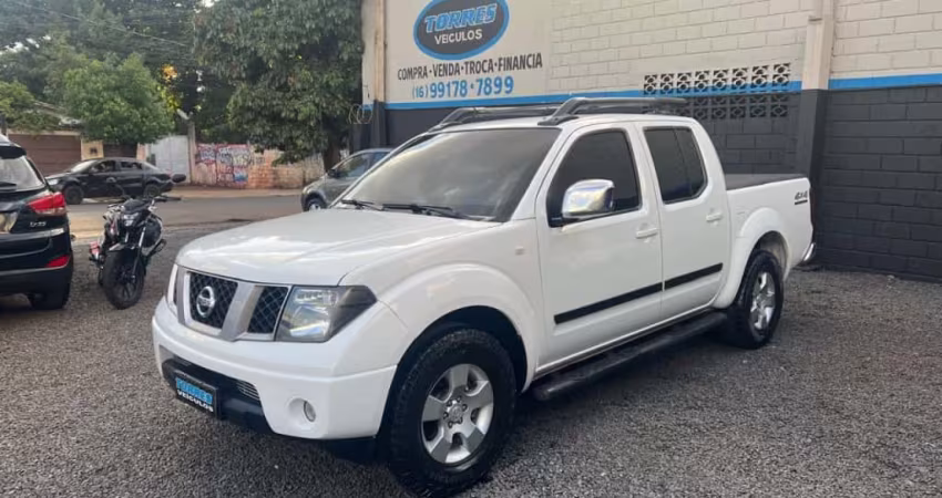Nissan Frontier 2012 2.5 le 4x4 cd turbo eletronic diesel 4p automático