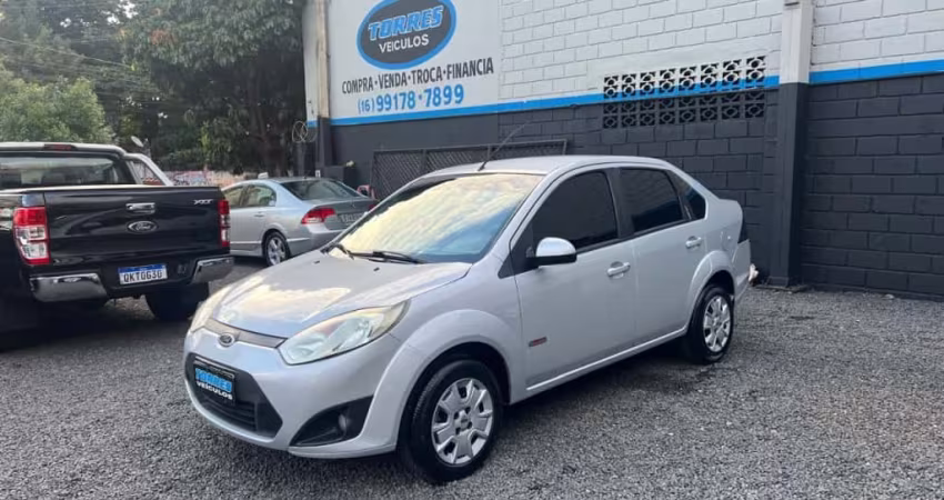 Ford Fiesta 2013 1.6 mpi class sedan 8v flex 4p manual