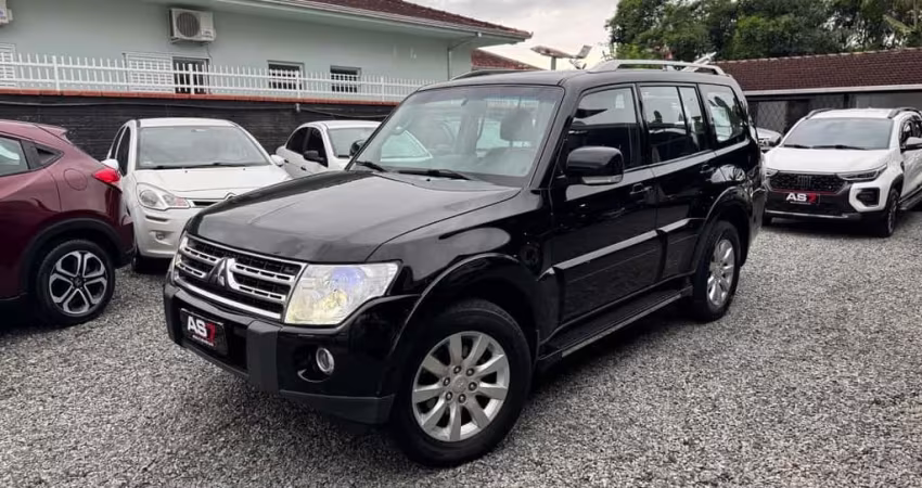 Mitsubishi Pajero HPE Full 3.2 4x4 T.I.Dies. 5p Aut  - Preta - 2010/2011