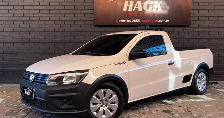 Volkswagen Saveiro Robust 1.6 Total Flex 8V  - Branca - 2017/2018