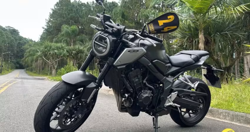 CB 650R 2024 com 10 MIL KM