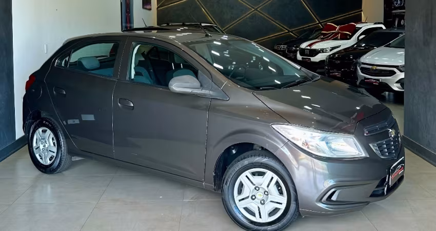 ONIX 1.0 LT - CARRO MUITO NOVO
