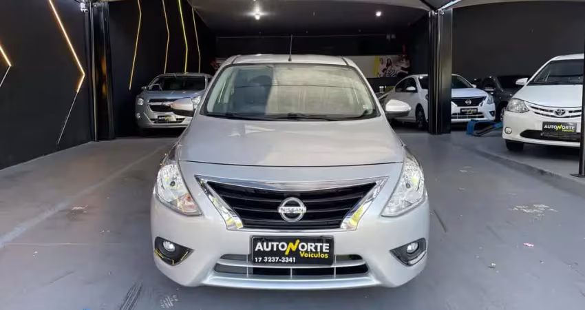Nissan Versa Flex Automático