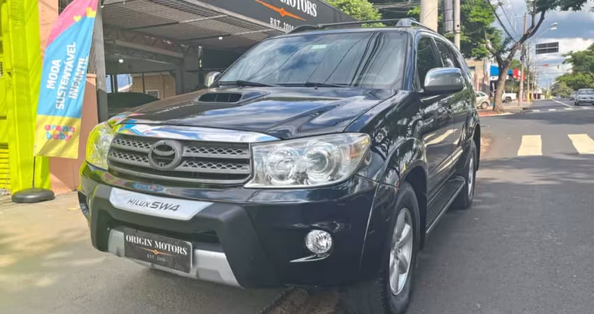 TOYOTA HILUX SW4 3.0 SRV 4X4 7 LUGARES 16V TURBO INTERCOOLER DIESEL 4P AUTOMÁTICO
