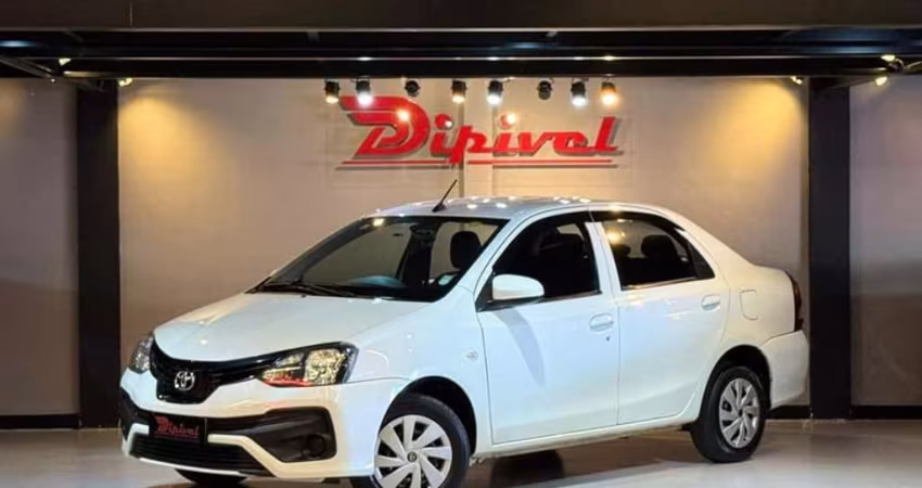 Toyota Etios X Sedan 1.5 2019