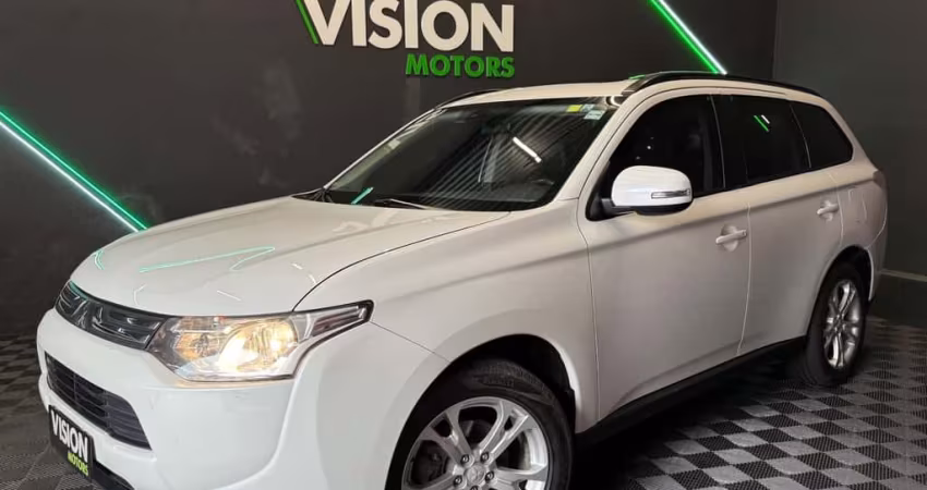 Mitsubishi Outlander 2.0 16V 160cv Aut. - Branca - 2014/2015