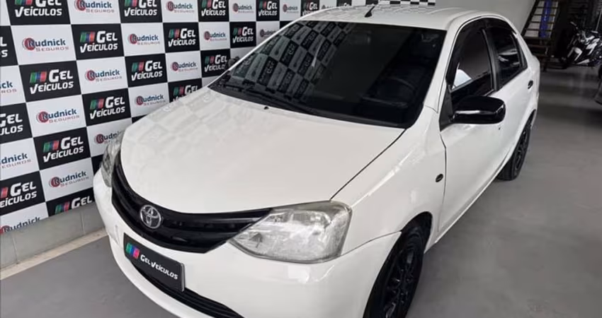 TOYOTA ETIOS 1.5 XS Sedan 16V - 2013/2013