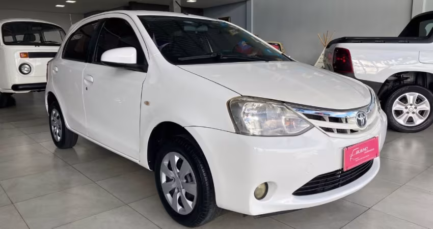 TOYOTA ETIOS HATCH XS 1.5 COMPLETO