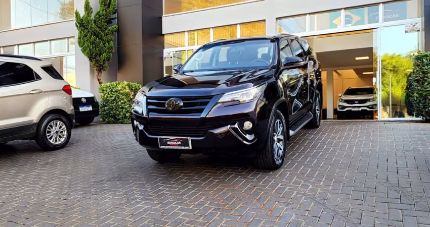 TOYOTA HILUX SW4 SW4 SRX 4x4 2.8 TDI 16V Dies. Aut.