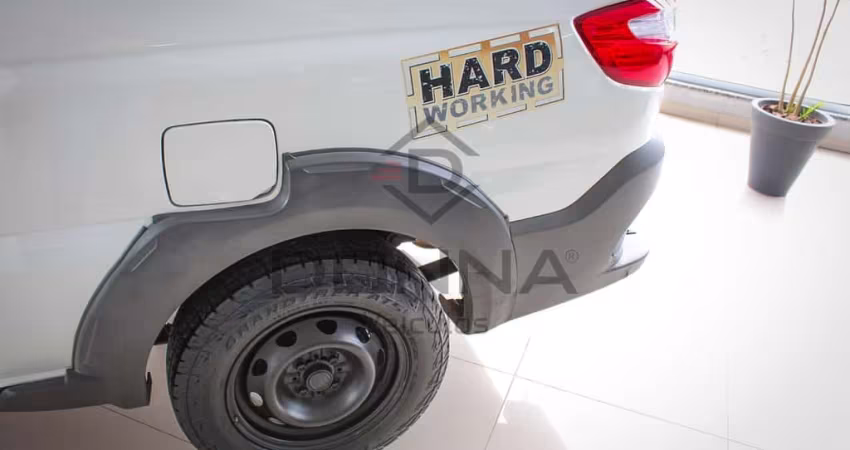 Fiat Strada Working Celeb.1.4 Fire Flex 8V CD  - Branca - 2015/2016