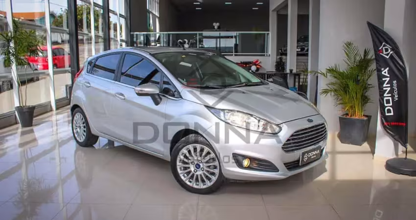 Ford Fiesta 16TIT AT - Prata - 2016/2017