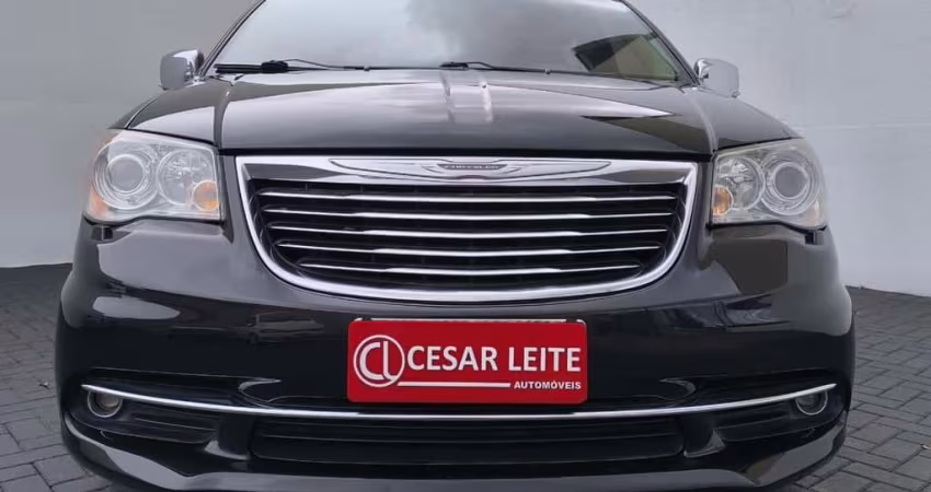 CHRYSLER TOWN COUNTRY 2013