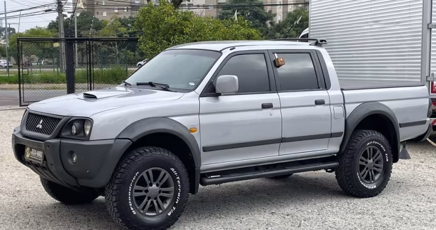 MITSUBISHI L200 OUTDOOR HPE 2.5 4x4 CD T.Dies. Mec.