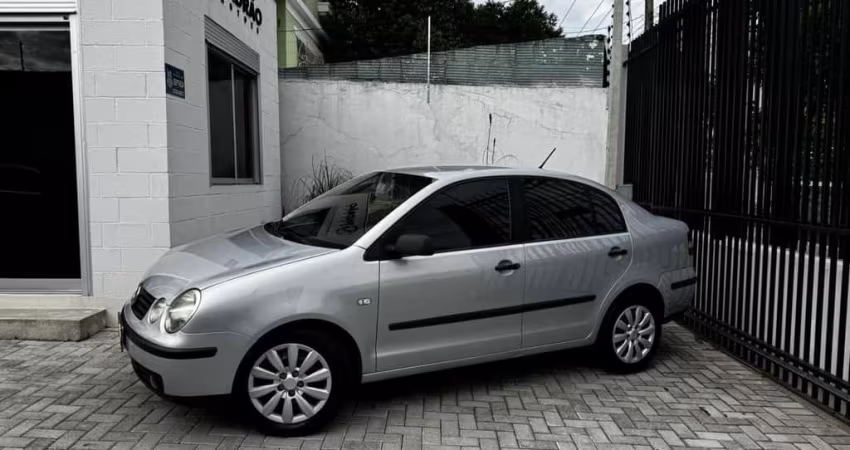 VOLKSWAGEN POLO SEDAN 1.6 MI TOTAL FLEX 8V 4P 2006