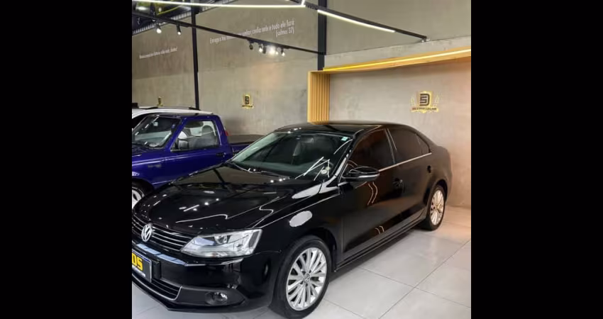 VOLKSWAGEN JETTA Highline 2.0 TSI 16V 4p Tiptronic