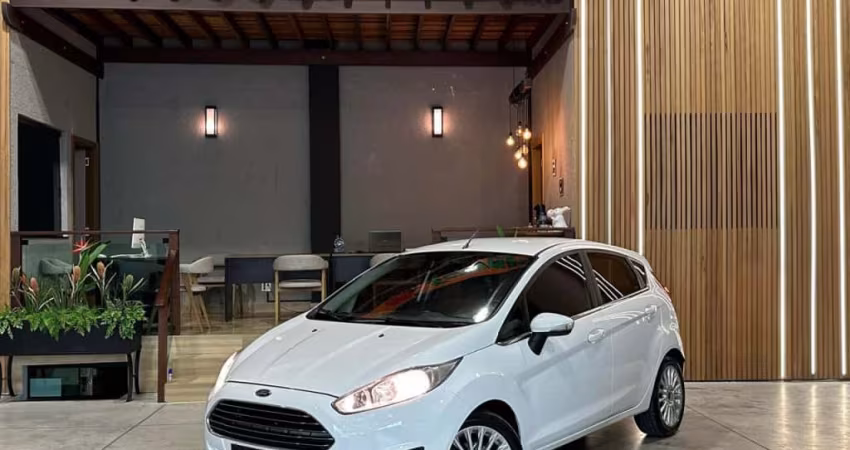 FORD FIESTA 1.6 TI-VCT FLEX TITANIUM POWERSHIFT