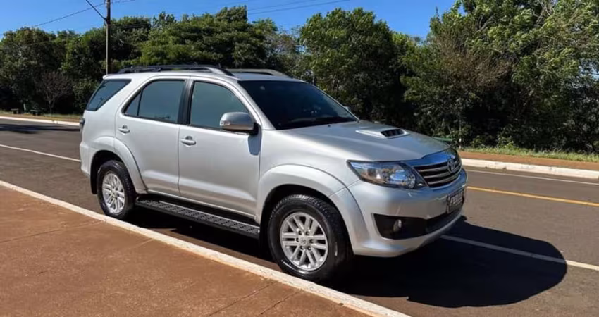 TOYOTA HILUX SW4 SRV 4X4 2013