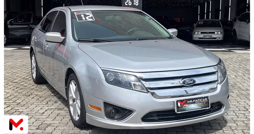 Ford Fusion SEL 2.5 Flex Automático, ano 2012, um sedã médio com visual sofisticado